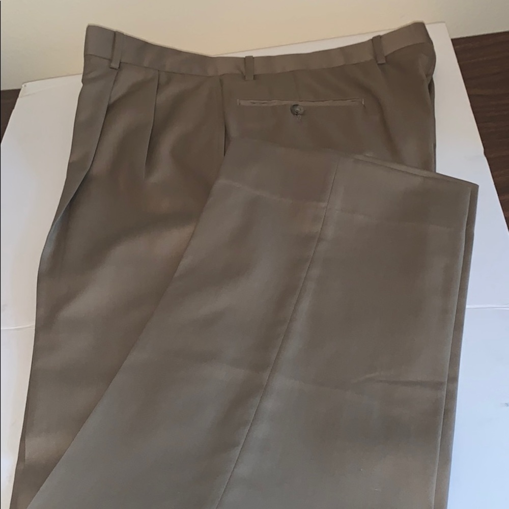 # 1408 NWOT Men’s Jos A Bank Tan Slacks